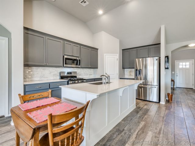 10101 S 232nd East Avenue, Broken Arrow, OK 74014