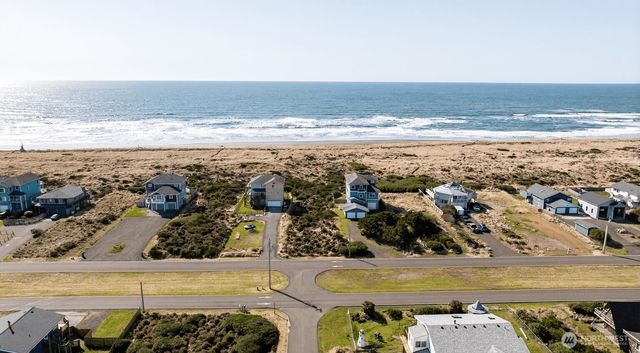 1171 Ocean Shores Boulevard SW, Ocean Shores, WA 98569