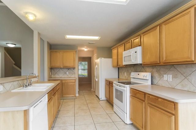 6619 Rockwall Trail Drive, Humble, TX 77346