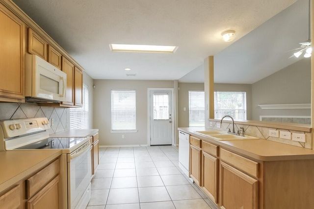 6619 Rockwall Trail Drive, Humble, TX 77346