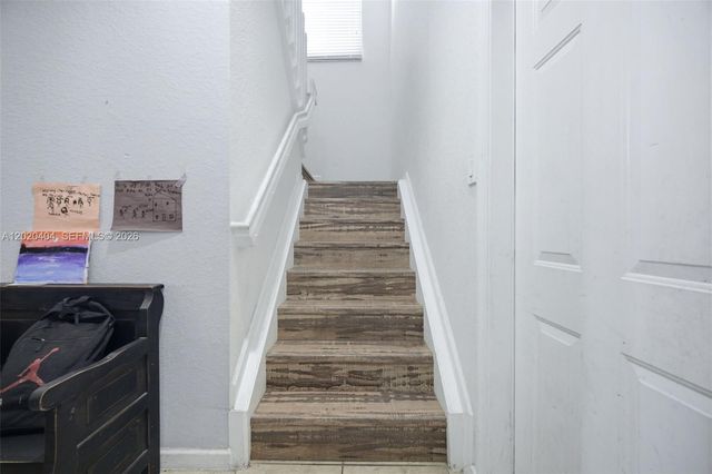 977 NE 37th Pl, Homestead, FL 33033
