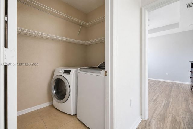 977 NE 37th Pl, Homestead, FL 33033