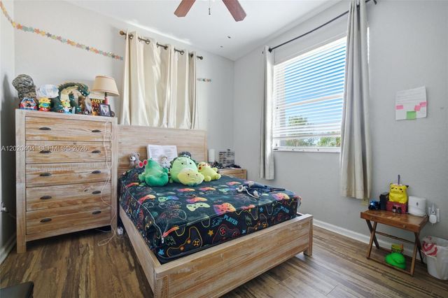 977 NE 37th Pl, Homestead, FL 33033