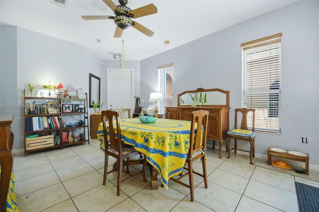 977 NE 37th Pl, Homestead, FL 33033