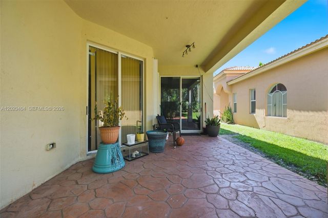977 NE 37th Pl, Homestead, FL 33033