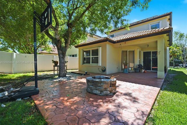 977 NE 37th Pl, Homestead, FL 33033