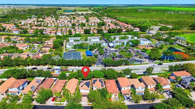977 NE 37th Pl, Homestead, FL 33033