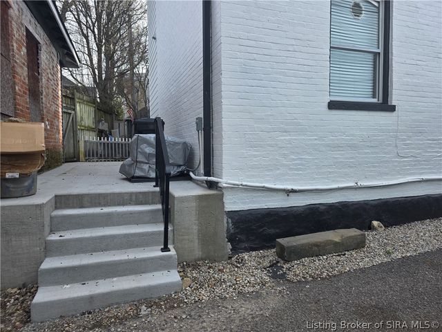 213 E FOURTH Street, Madison, IN 47250