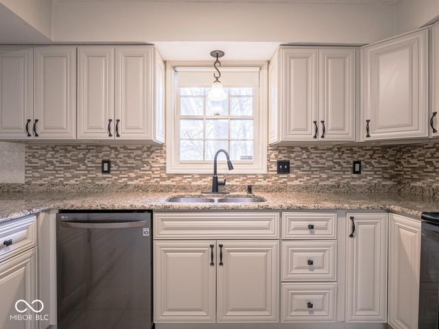 926 Beech Drive, Greenwood, IN 46142