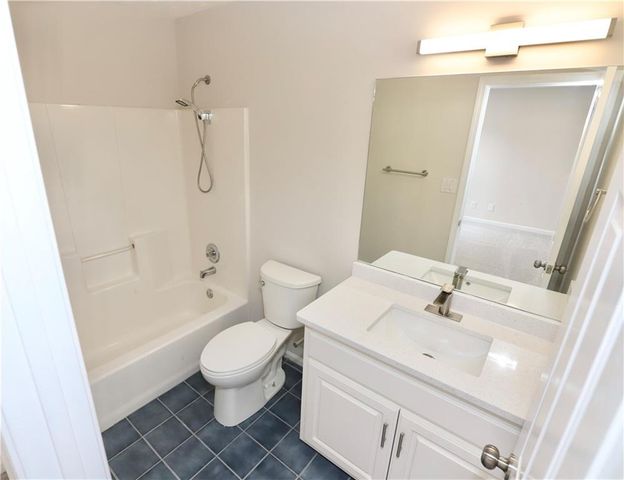 4287 Trotters Way Drive, Snellville, GA 30039