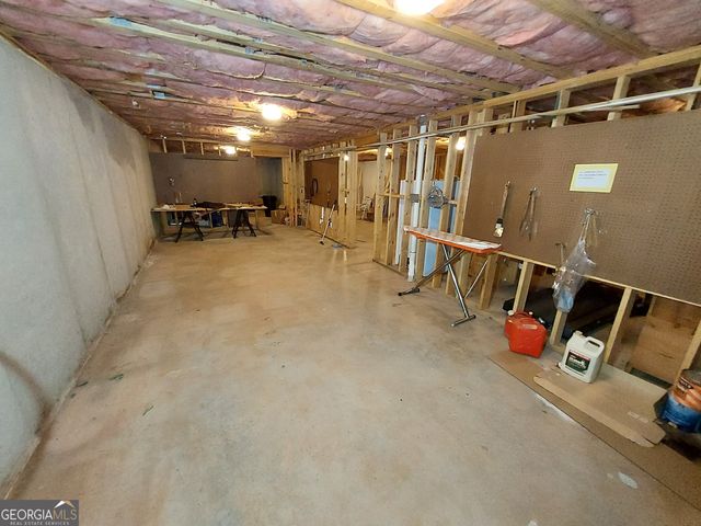 351 Antrim Glen Road, Hoschton, GA 30548