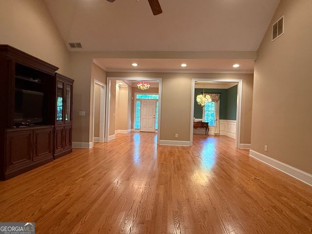 351 Antrim Glen Road, Hoschton, GA 30548