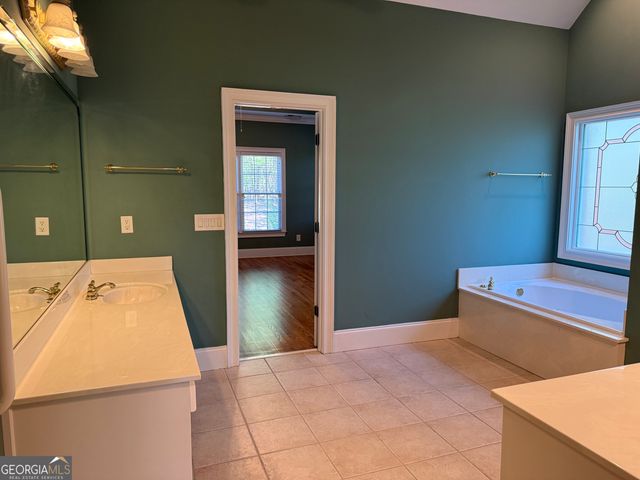 351 Antrim Glen Road, Hoschton, GA 30548