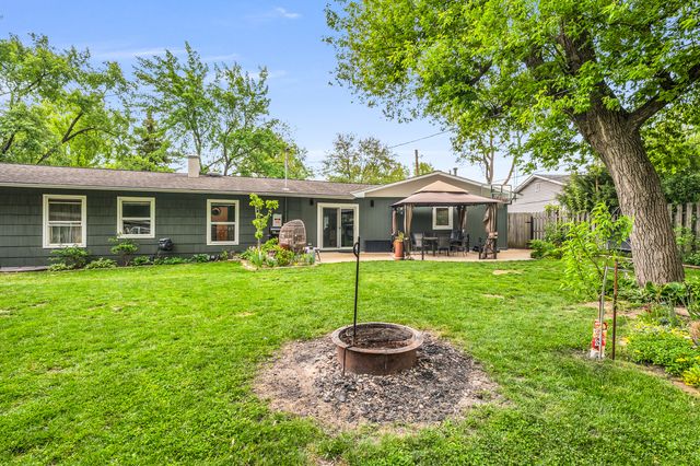 158 St Marys Parkway, Buffalo Grove, IL 60089