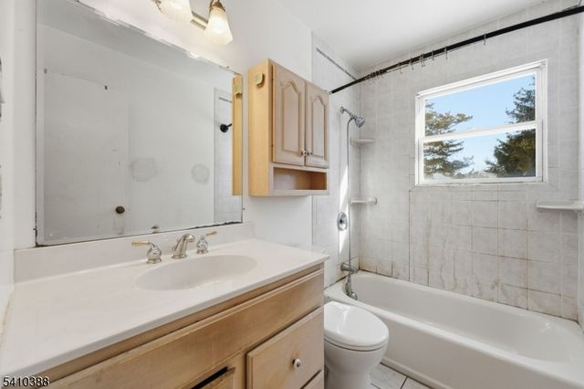 9 Atlantic Rd, Franklin Twp., NJ 08873