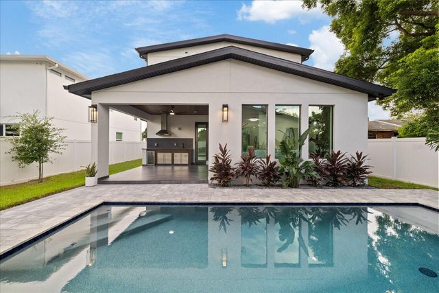 3107 W BEACH STREET, Tampa, FL 33607