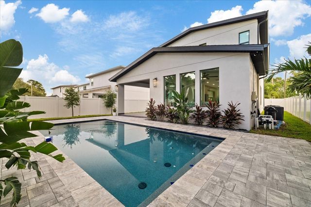 3107 W BEACH STREET, Tampa, FL 33607