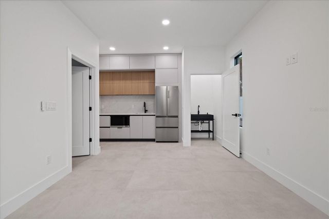 3107 W BEACH STREET, Tampa, FL 33607