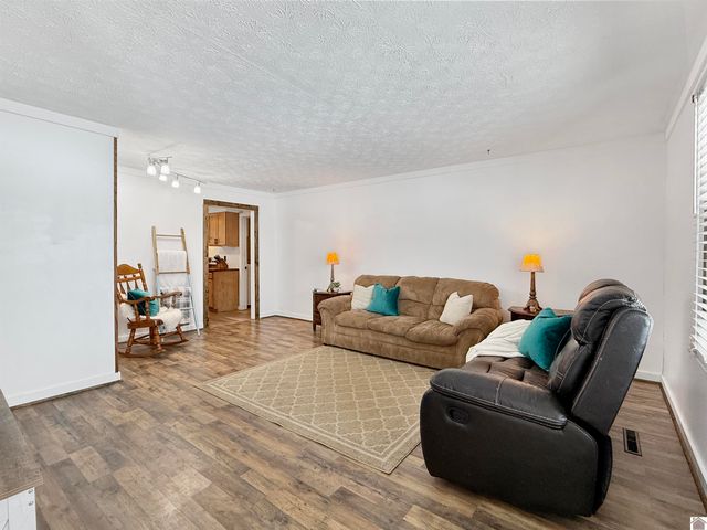 391 Ezell, Murray, KY 42071