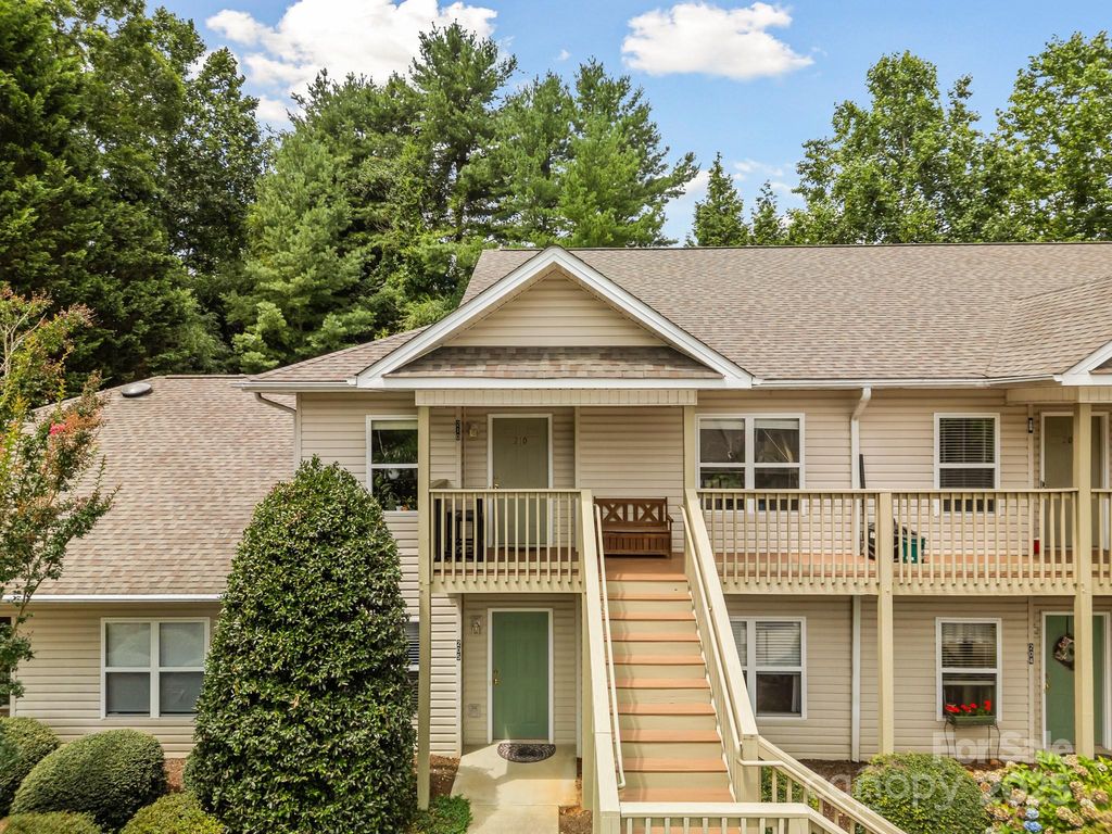 210 Carrington Place, Arden, NC 28704
