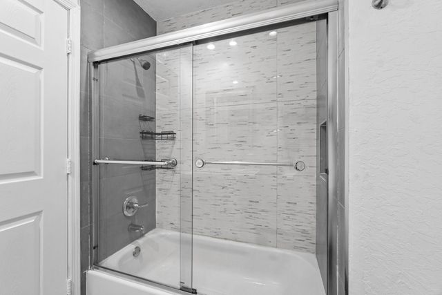 13916 Folkestone Circle, Wellington, FL 33414