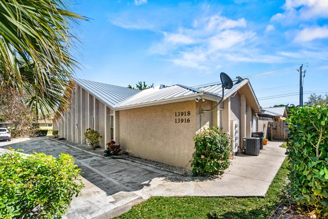 13916 Folkestone Circle, Wellington, FL 33414