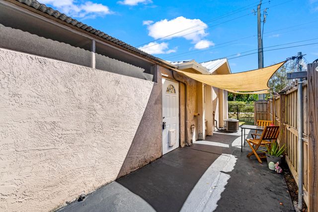 13916 Folkestone Circle, Wellington, FL 33414