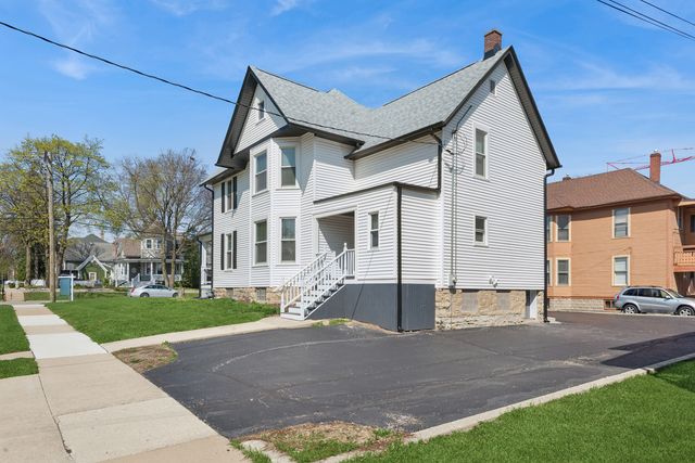 323 S Hale Street, Wheaton, IL 60187