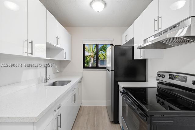 1310 W 29th St 29, Hialeah, FL 33012