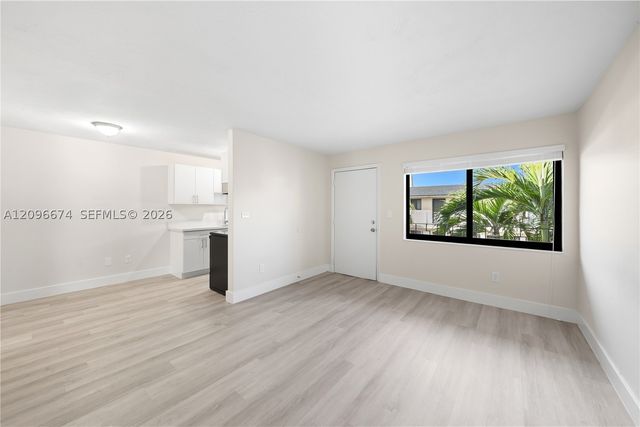 1310 W 29th St 29, Hialeah, FL 33012