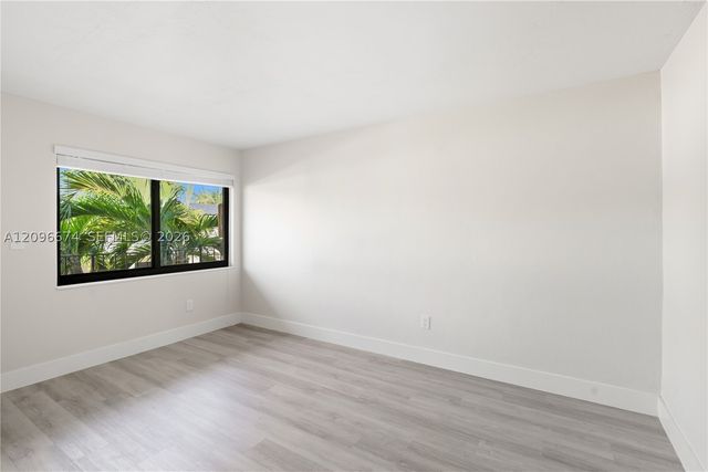 1310 W 29th St 29, Hialeah, FL 33012