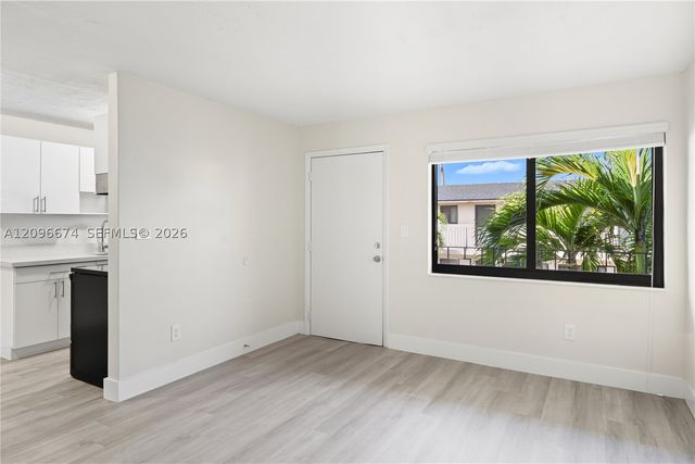 1310 W 29th St 29, Hialeah, FL 33012