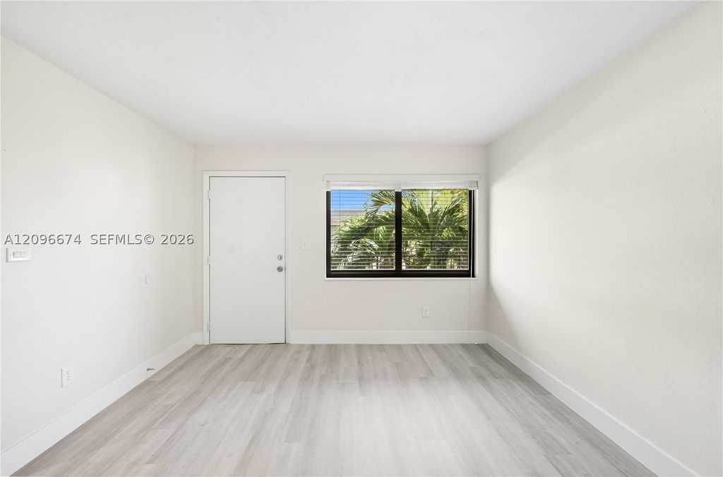 1310 W 29th St 29, Hialeah, FL 33012