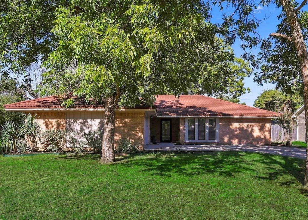 107 Creek Courts Drive, Trophy Club, TX 76262 — exterior