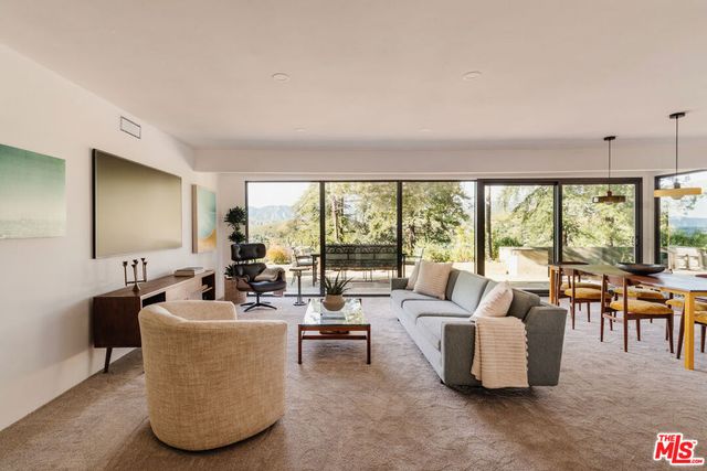 9550 Wheatland Avenue, Sunland, CA 91040