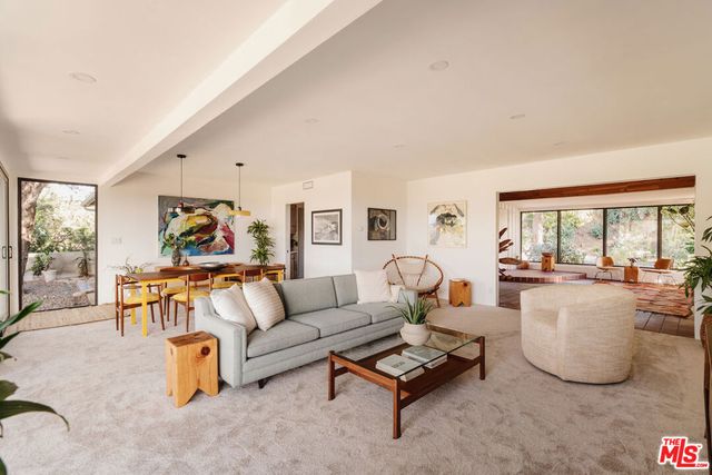 9550 Wheatland Avenue, Sunland, CA 91040