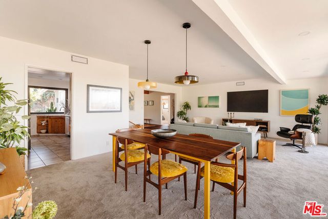 9550 Wheatland Avenue, Sunland, CA 91040