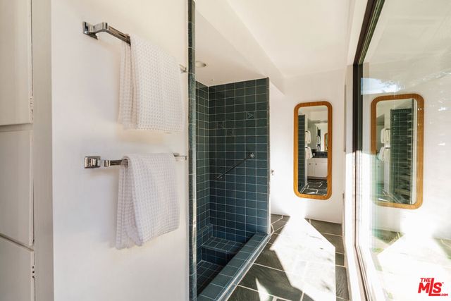 9550 Wheatland Avenue, Sunland, CA 91040