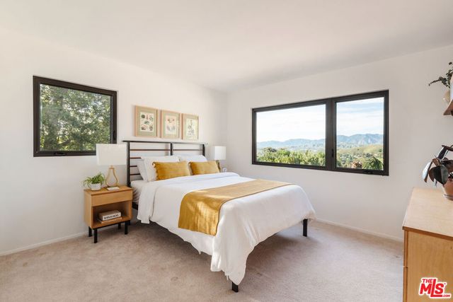 9550 Wheatland Avenue, Sunland, CA 91040