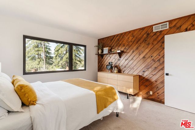 9550 Wheatland Avenue, Sunland, CA 91040