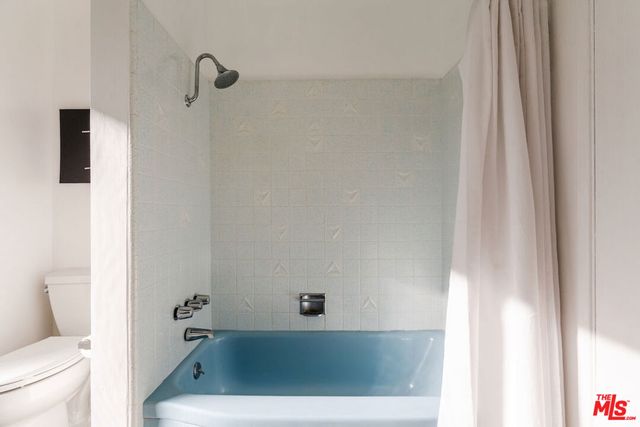 9550 Wheatland Avenue, Sunland, CA 91040