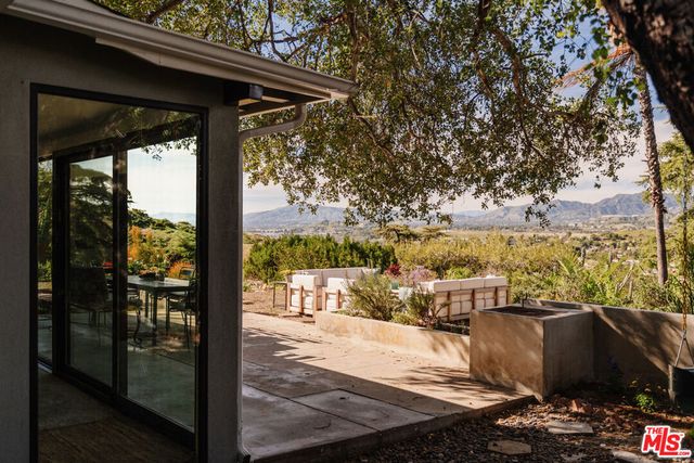 9550 Wheatland Avenue, Sunland, CA 91040