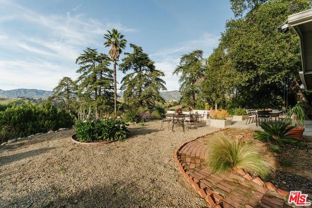 9550 Wheatland Avenue, Sunland, CA 91040