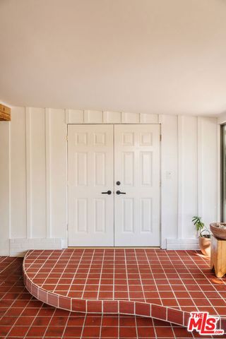 9550 Wheatland Avenue, Sunland, CA 91040