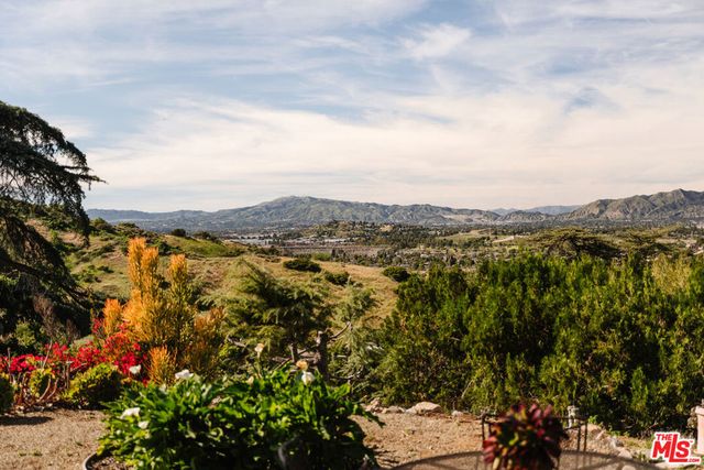 9550 Wheatland Avenue, Sunland, CA 91040