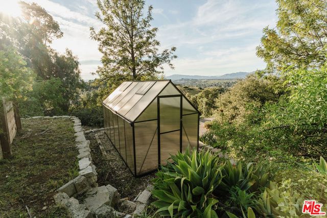 9550 Wheatland Avenue, Sunland, CA 91040