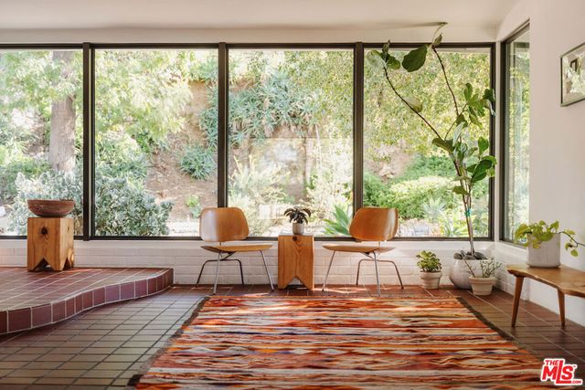 9550 Wheatland Avenue, Sunland, CA 91040