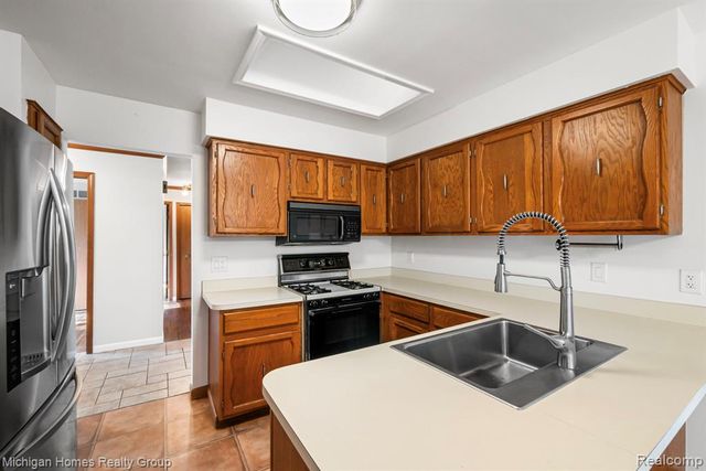 38966 Mount Kisco Drive, Sterling Heights, MI 48310