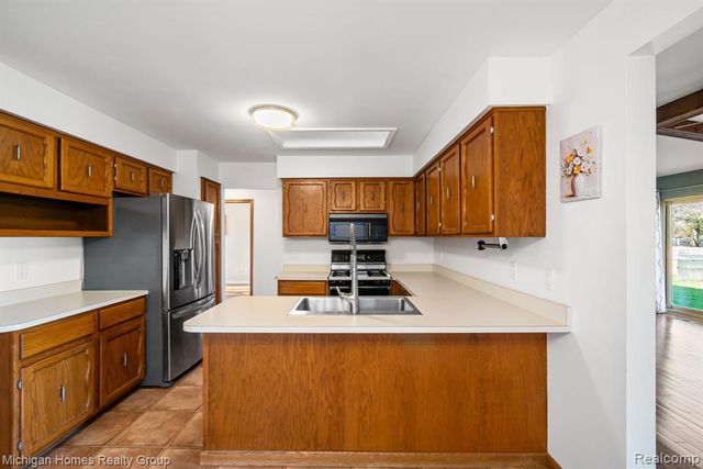 38966 Mount Kisco Drive, Sterling Heights, MI 48310