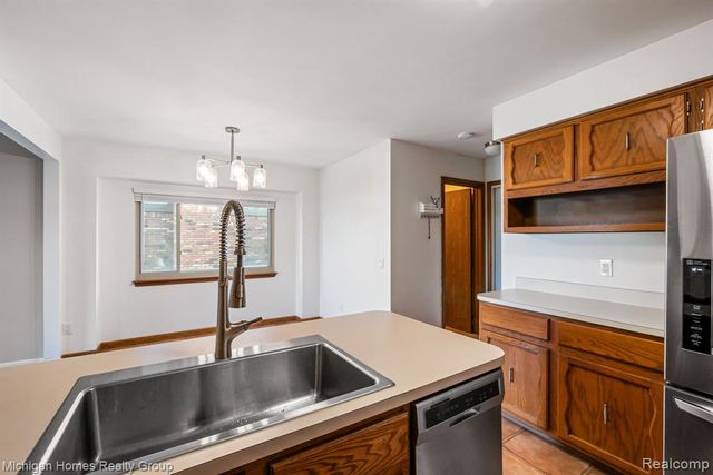 38966 Mount Kisco Drive, Sterling Heights, MI 48310